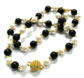 Black Onyx & Freshwater Pearl Gemstone Necklace 18”