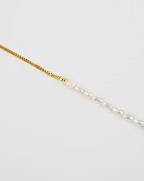 Half Chain Pearl Bracelet - Elegant and Modern Jewelry for Any Occasion