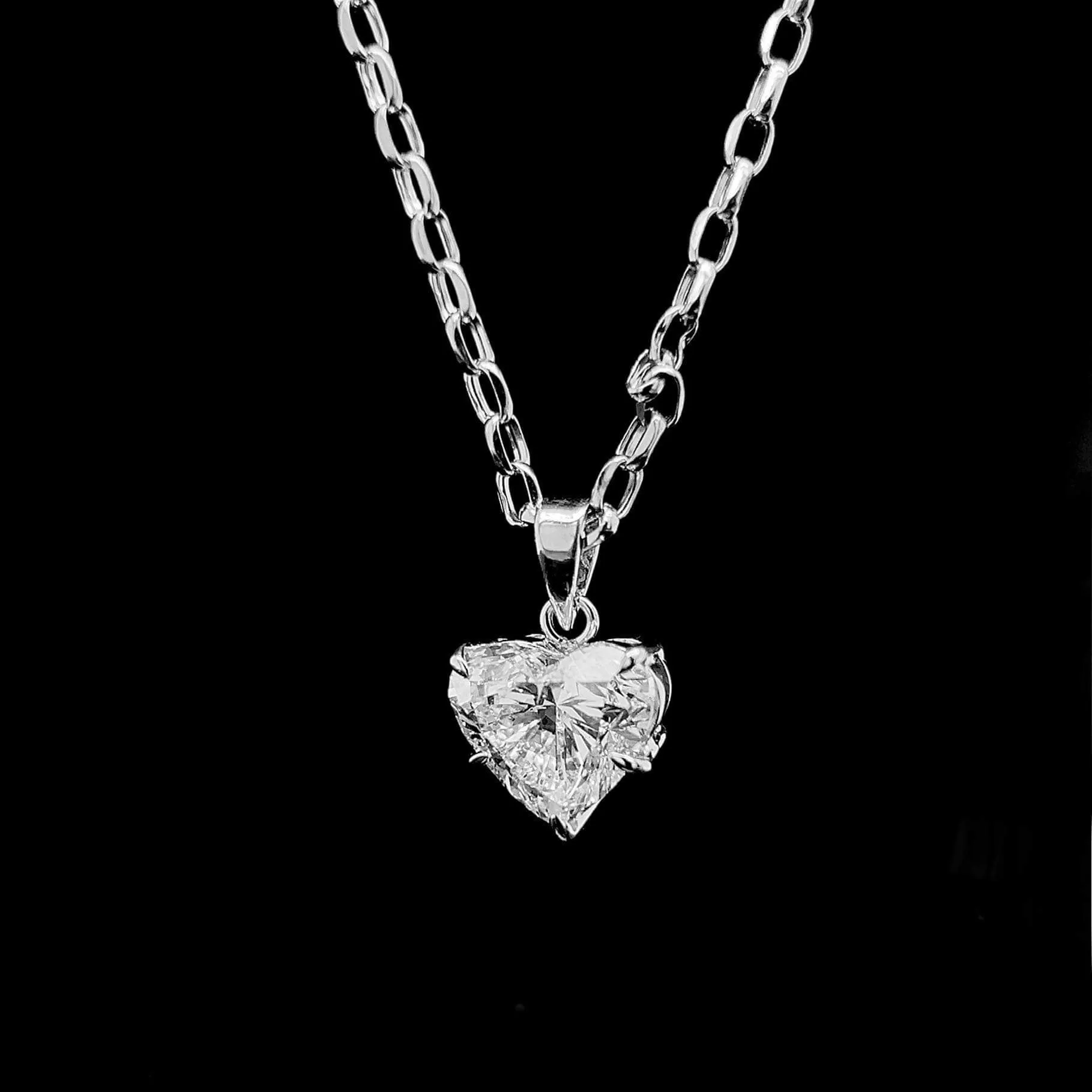 #LVNA2024 Heart Brilliant Solitaire Pendant Diamond Necklace 18kt