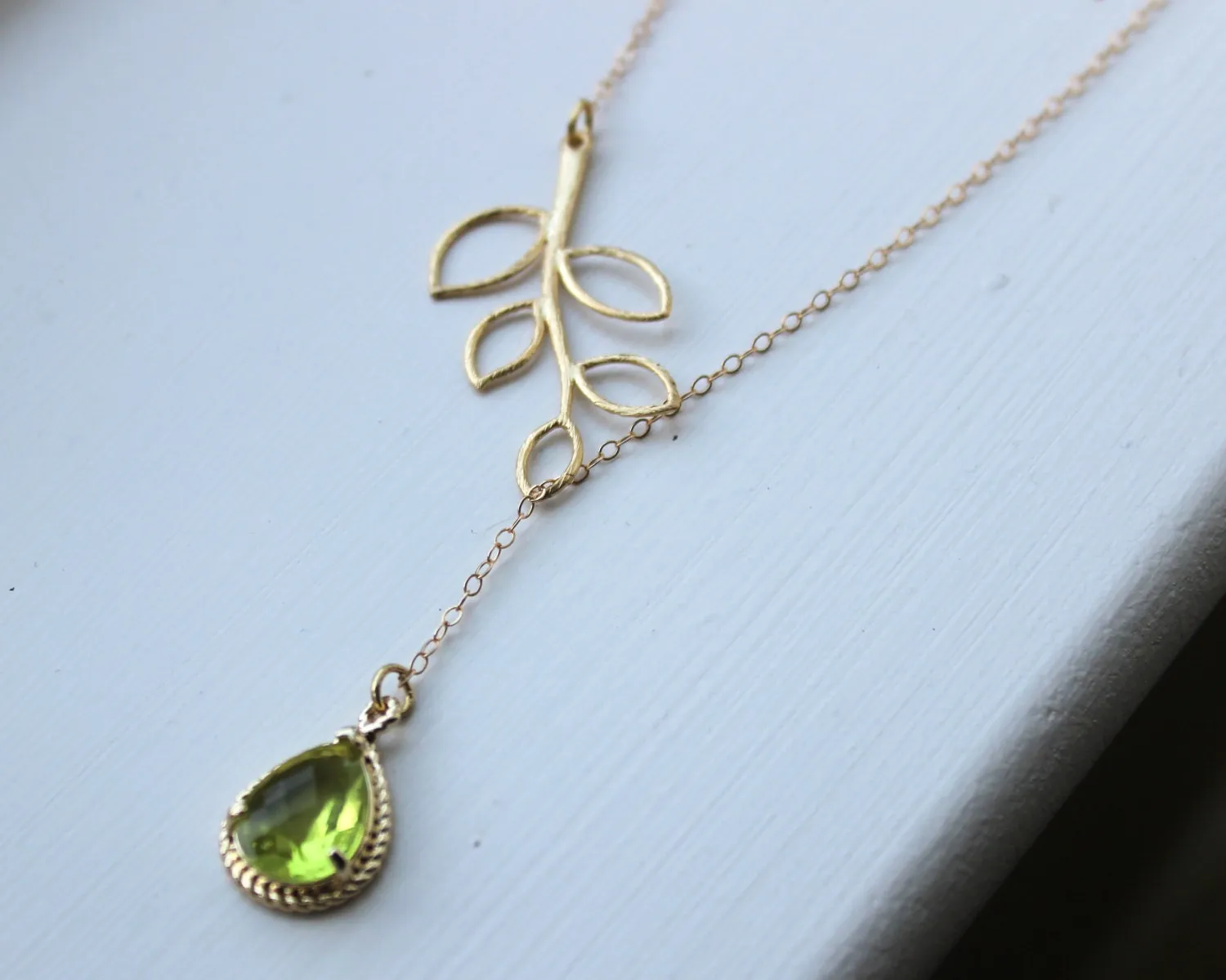 Peridot Apple Green Lariat Necklace Lariet Leaf Gold Teardrop Bridal Necklace - Bridesmaid Lariat Necklace - Bridesmaid Jewelry Wedding