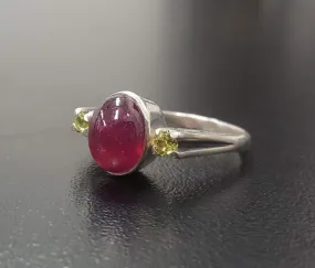 Ruby Bezel Ring - Three Stone Ring - Red Oval Ring