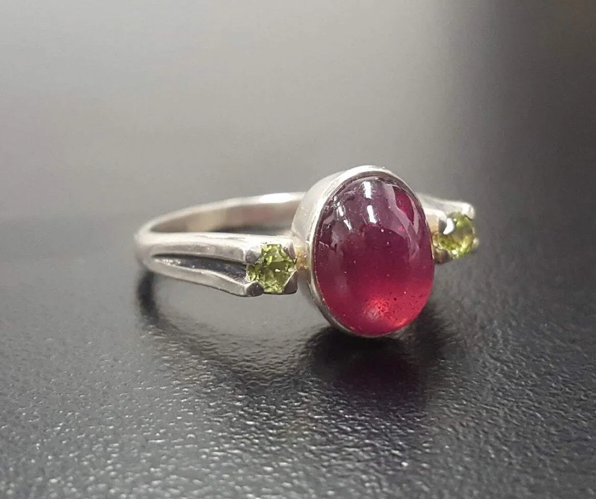 Ruby Bezel Ring - Three Stone Ring - Red Oval Ring