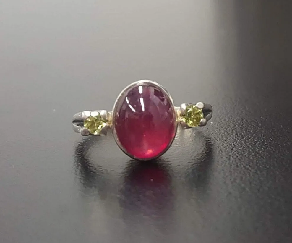 Ruby Bezel Ring - Three Stone Ring - Red Oval Ring