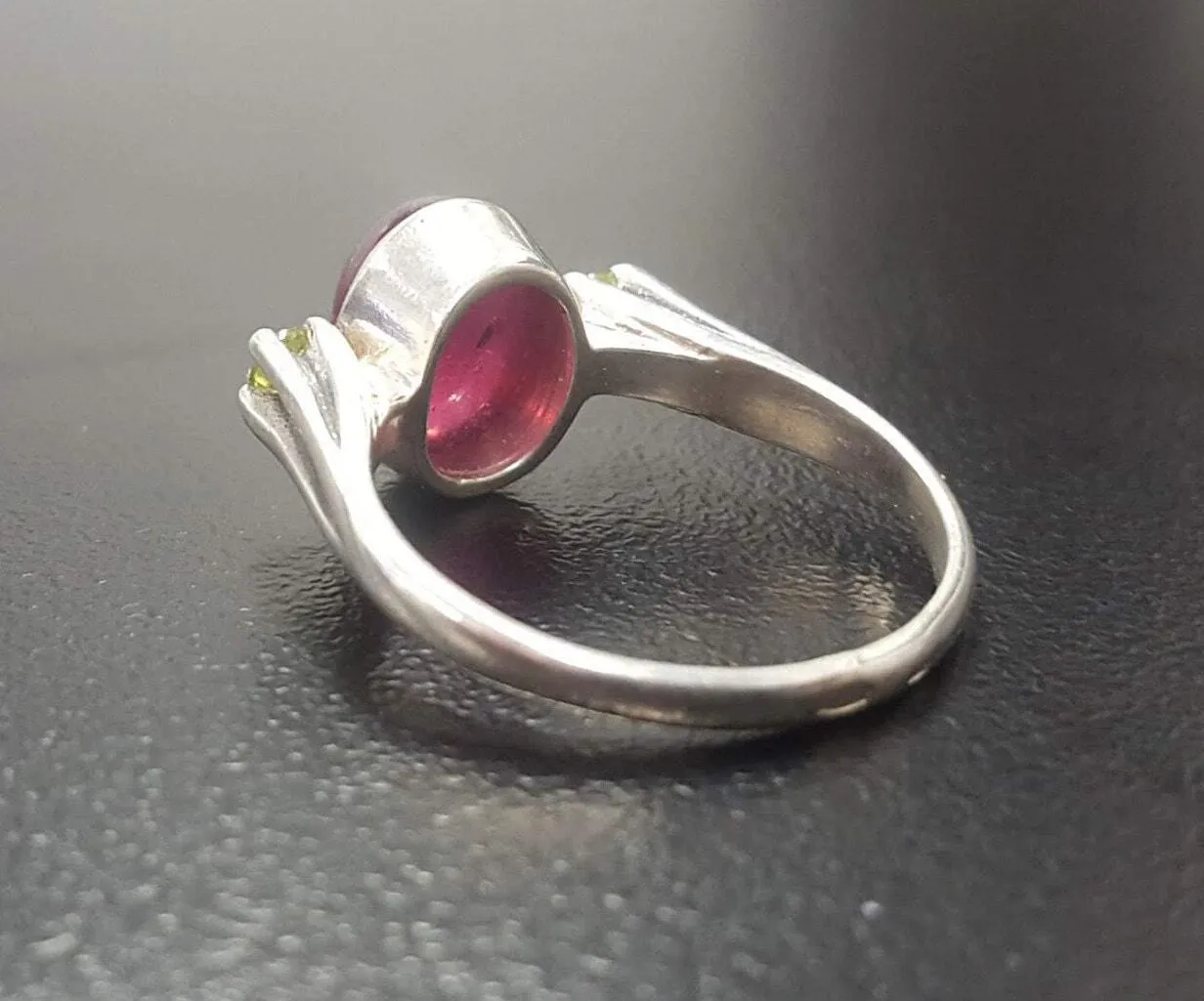 Ruby Bezel Ring - Three Stone Ring - Red Oval Ring