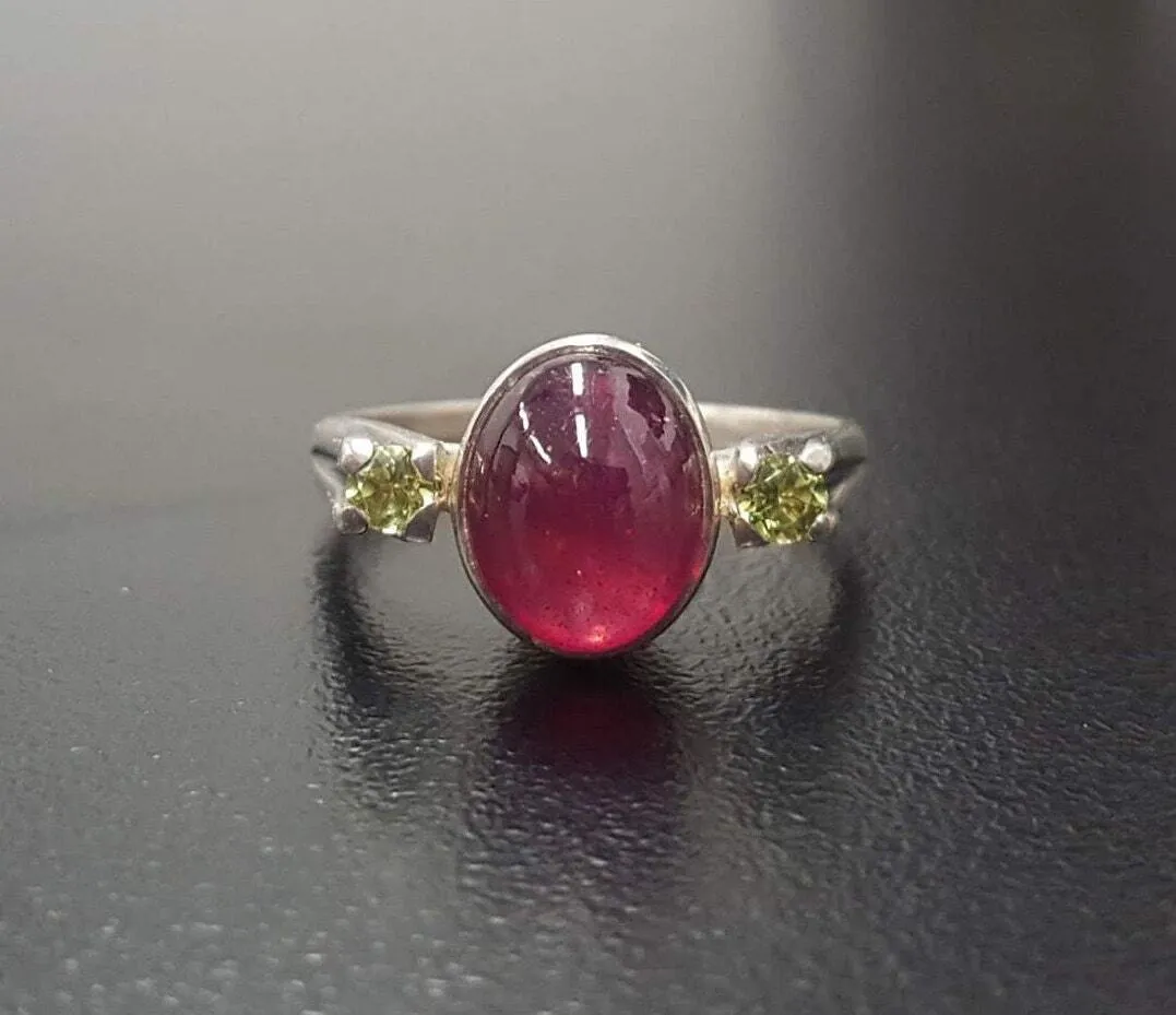 Ruby Bezel Ring - Three Stone Ring - Red Oval Ring